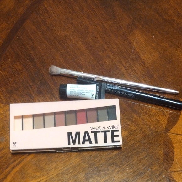 wet n wild Other - Eye Makeup Bundle Eyeshadow, Retractable Eyebrow pencil, Shadow Primer and brush